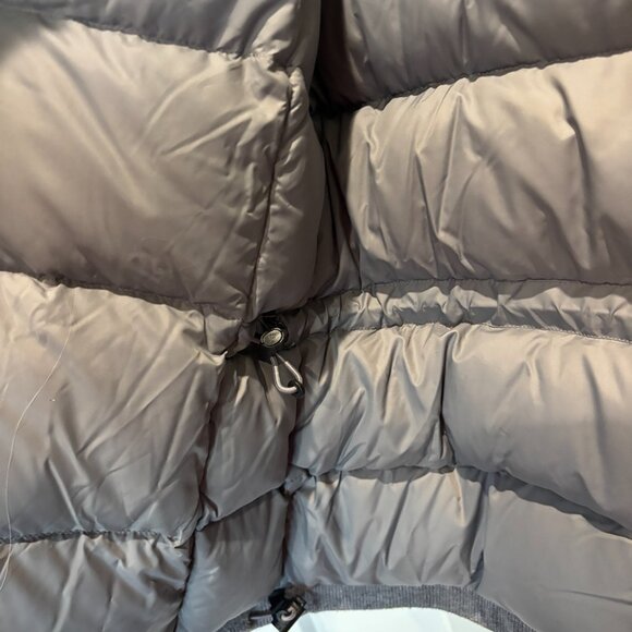 Athleta Gray Insulated Sweater Knit Puffer Vest Medium Funnel Neck Cinch Waist - Picture 8 of 8